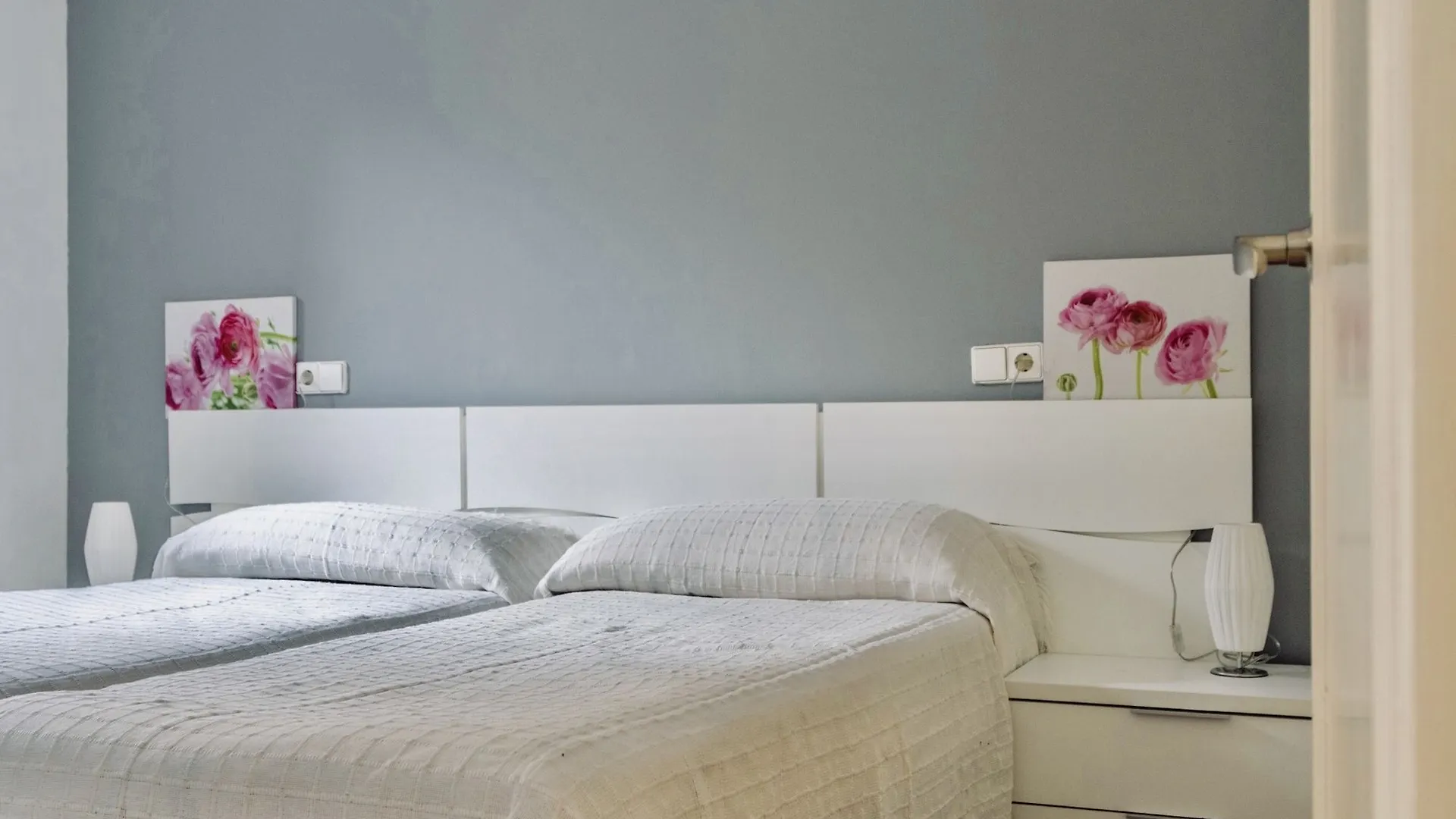 מארבלה Eden Roc Beach Front Apartments 0*,