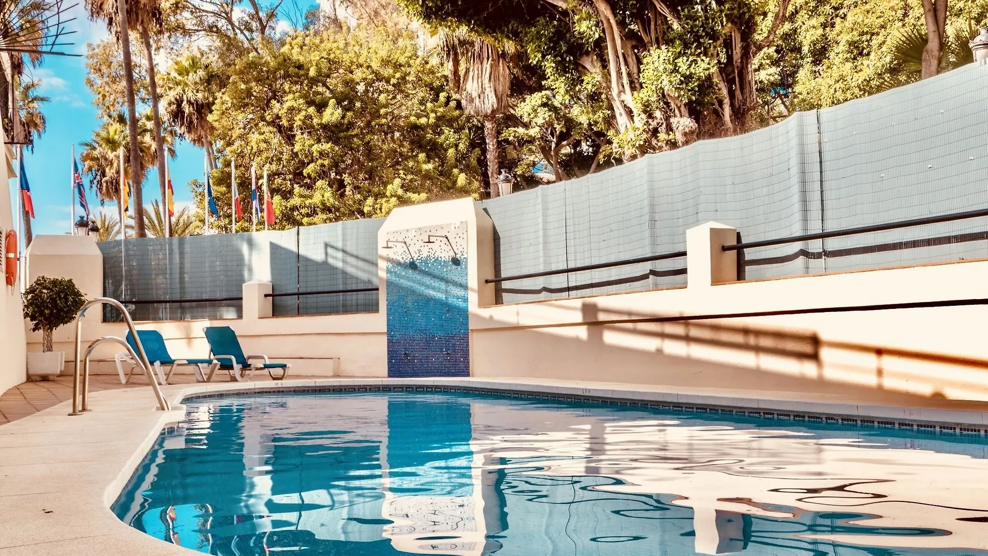 מארבלה Eden Roc Beach Front Apartments ספרד